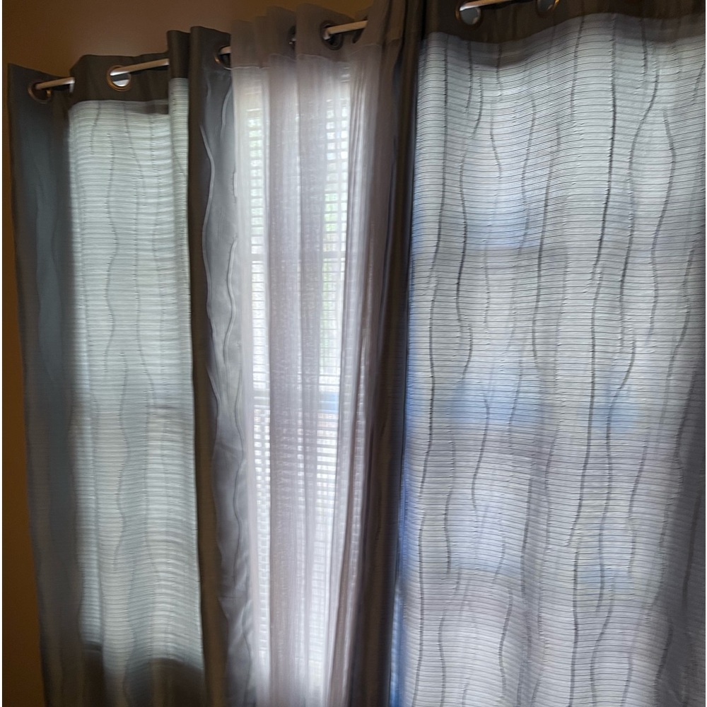 Grommet panels (6).